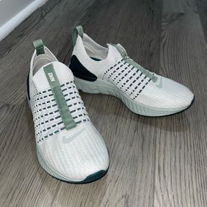 Nike React Phantom Run Flyknit 2